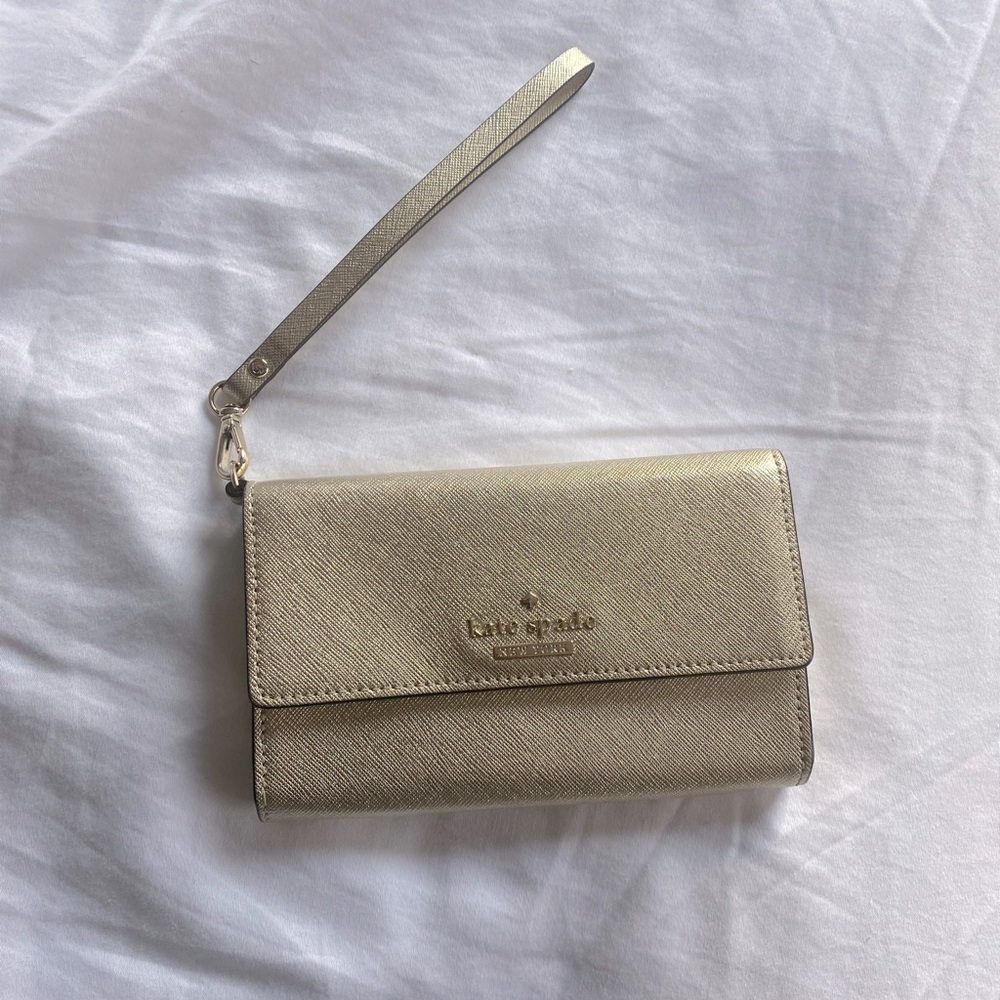 Flawless Kate spade wallet / clutch / wristlet!